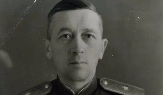 Лещинец, клёши и охота за яблоками